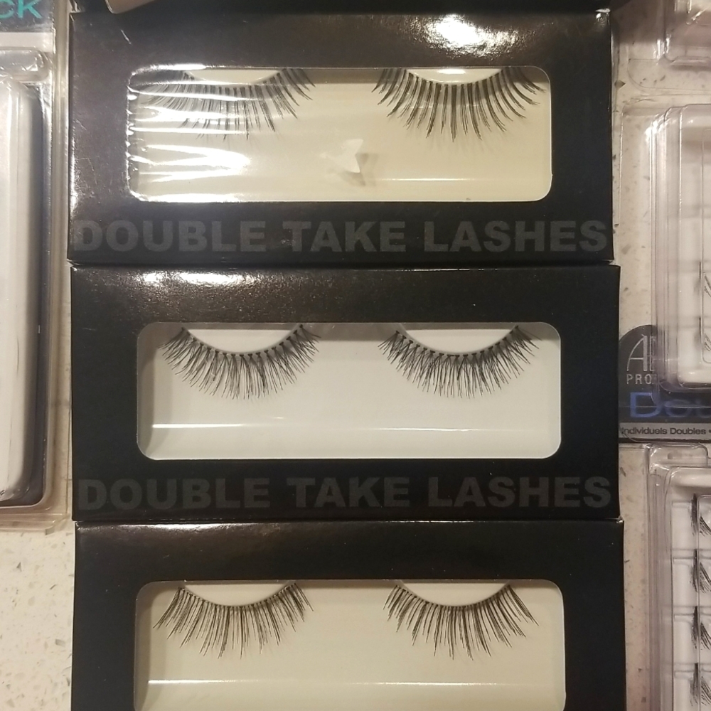 False eyelashes - Picture 3 of 5
